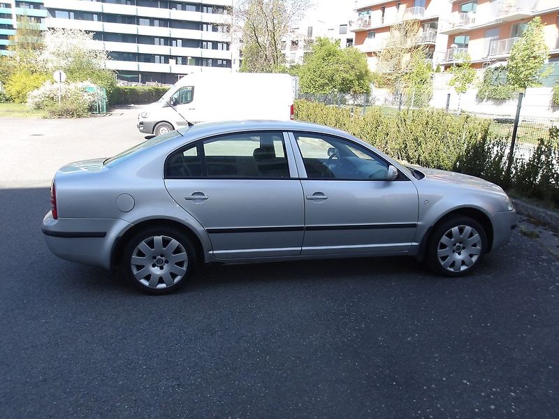 Škoda Superb 1,9TDi 96kW ! - fotka 7 z 25