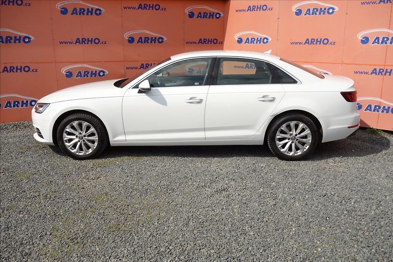 Audi A4 2,0 TDi, ČR, 1 MAJ., SERV. KN. - fotka 4 z 39
