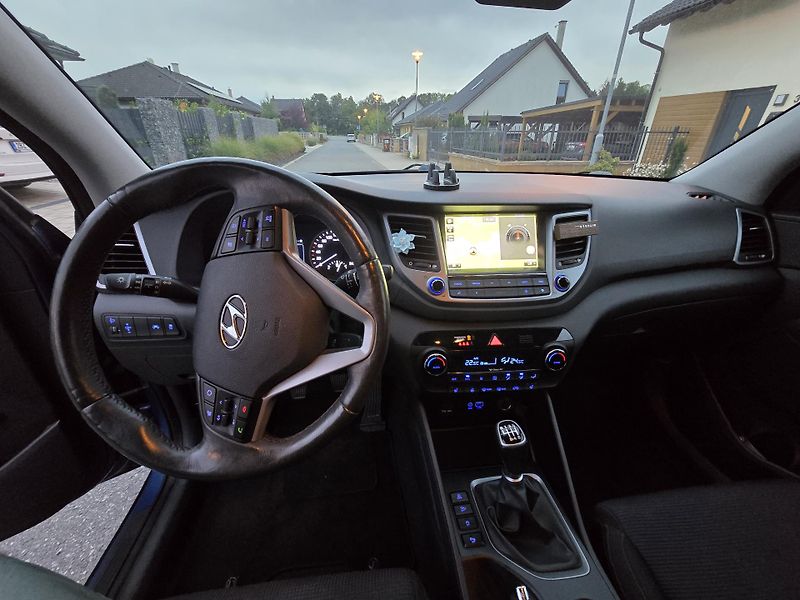 Hyundai Tucson (2015) 1.7CRDi, tažné, Alu zimní sada - fotka 13 z 18