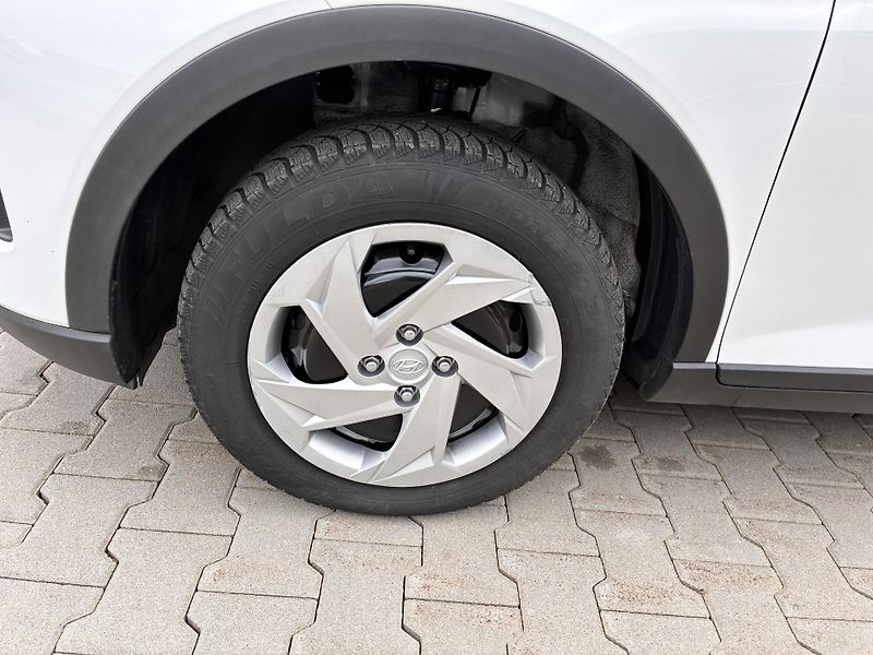 Hyundai Bayon 1.2i 62kW COMFORT CLUB ČR DPH - fotka 27 z 29