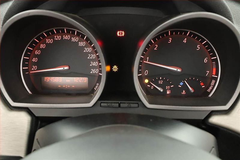 BMW Z4 (2005) 2.2i, Kůže, Tempomat - fotka 8 z 18