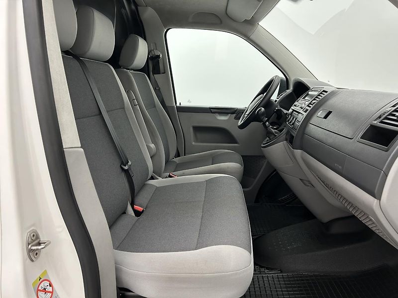 Volkswagen Transporter 2.0 TDI Long T6 - fotka 18 z 21