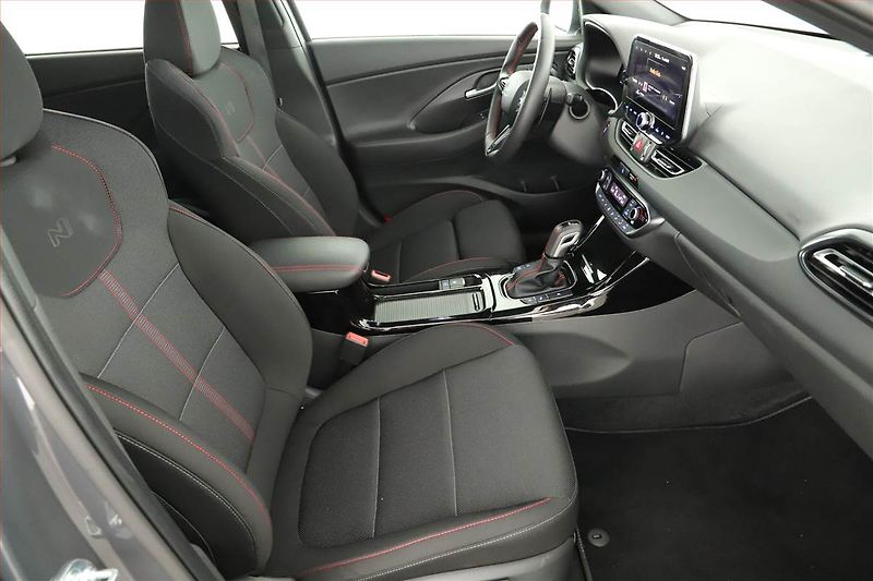Hyundai i30 (2025) 1.5 T-GDI MHEV 48V, N-LINE - fotka 7 z 15