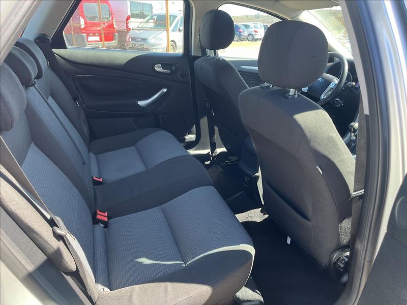 Ford Mondeo 2,0 TDCi KLIMA SERVIS ROZVODY - fotka 12 z 29