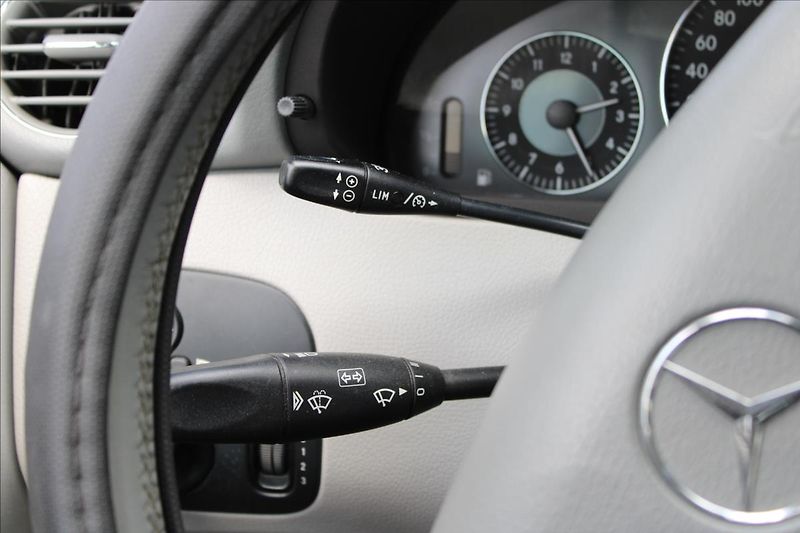Mercedes-Benz CLK 270 CDI / Automat / CZ - fotka 17 z 32