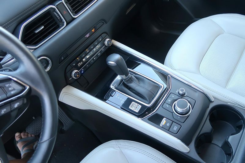Mazda CX-5 2,5 G194 AWD AT bílá kůže,tažn - fotka 30 z 32