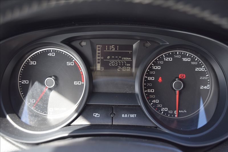 Seat Ibiza 1,6 d 77KW NOVÝ OLEJ+FILTR ALU - fotka 23 z 34
