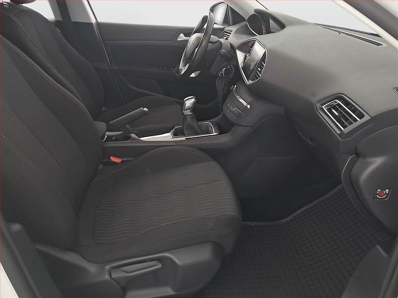Peugeot 308 (2017) 1.6 BlueHDi, Serv.kniha - fotka 9 z 16