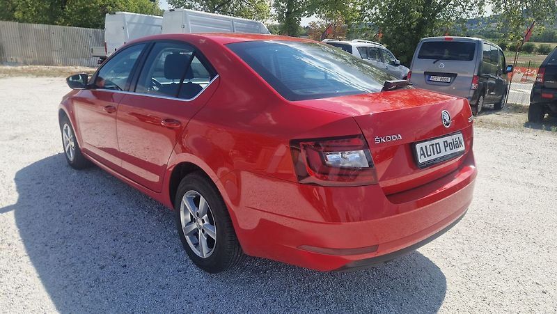 Škoda Octavia 1,6 Tdi - fotka 6 z 12