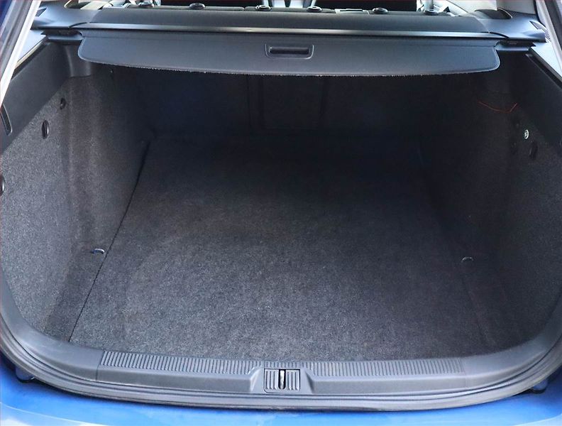 Škoda Octavia (2010) Ambiente 1.6 TDI, po STK - fotka 14 z 19