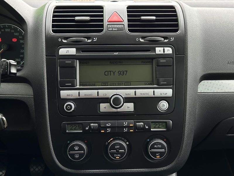 Volkswagen Golf Variant 1.4TSi Variant 122PS 2Z.Climat - fotka 18 z 33