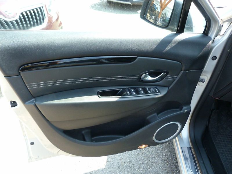 Renault Scénic 1.5 dci - fotka 11 z 19