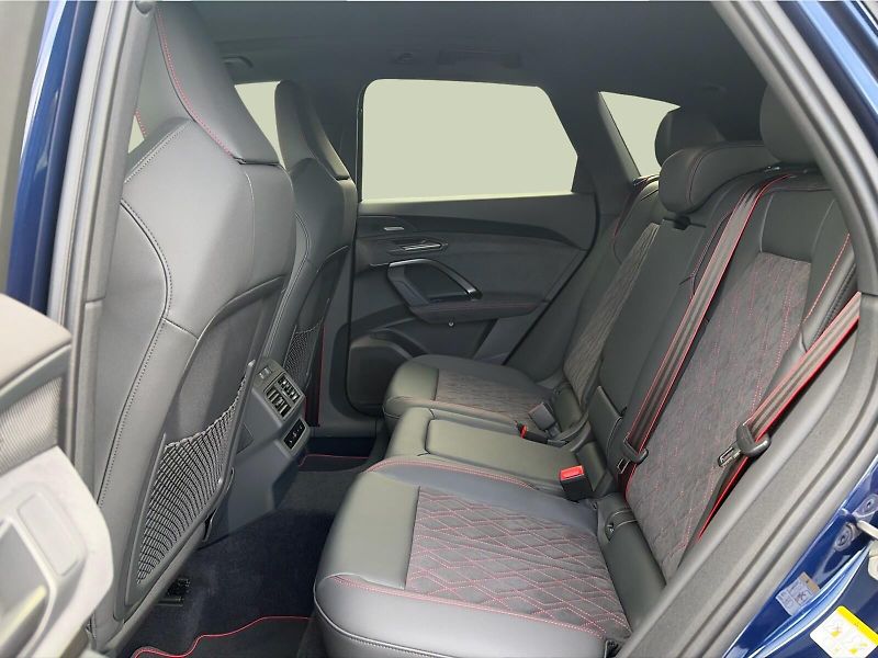 Audi Q5 2.0TDi 150kW S-Line quattro - fotka 13 z 21