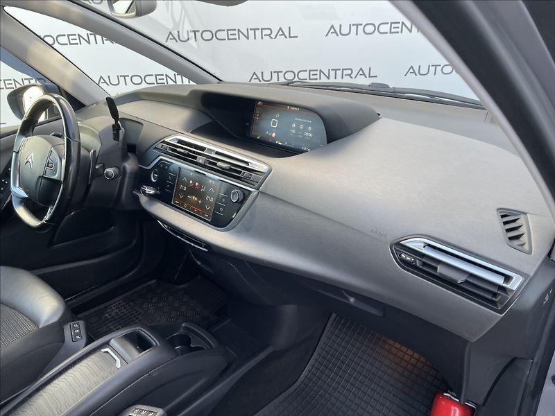 Citroën C4 Picasso 1,6 i,121kW,7míst - fotka 20 z 31