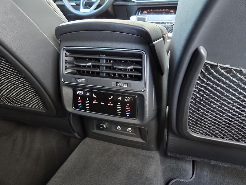 Audi SQ8 (2023) TSFi Competition B&O3D MAXMAX - fotka 10 z 56