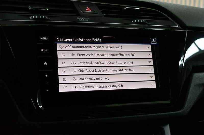 Volkswagen Touran 2.0TDI TAŽNÉ*WEBASTO*DPH*ČR 1M - fotka 36 z 51