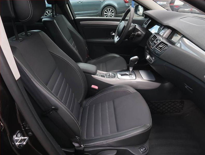 Renault Laguna (2012) 2.0 dCi, Automat, Serv.kniha - fotka 9 z 20