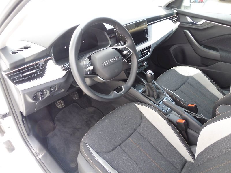 Škoda Scala (2025) Top Selection 1,0 TSI 85kW - fotka 6 z 29