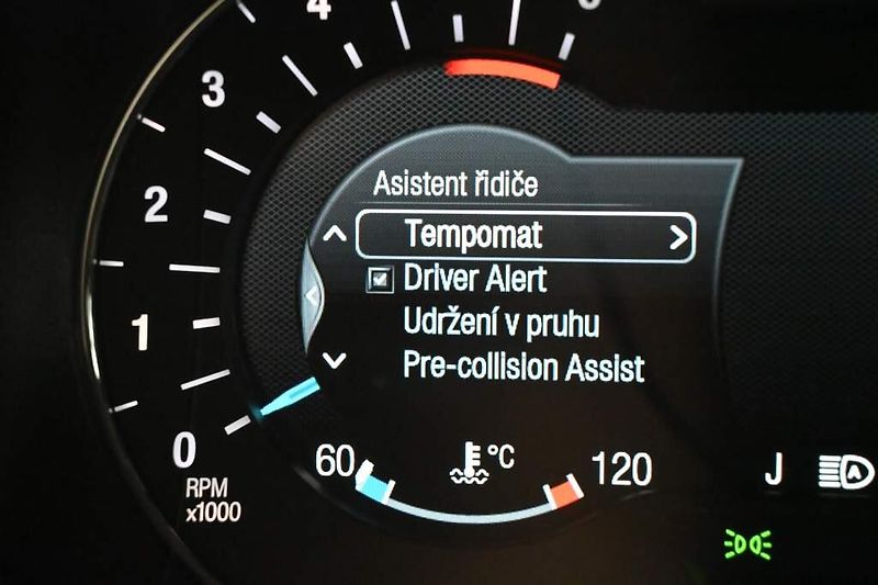 Ford Mondeo (2022) 2.0 140 KW LED SONY ACC 8AT EC - fotka 32 z 41