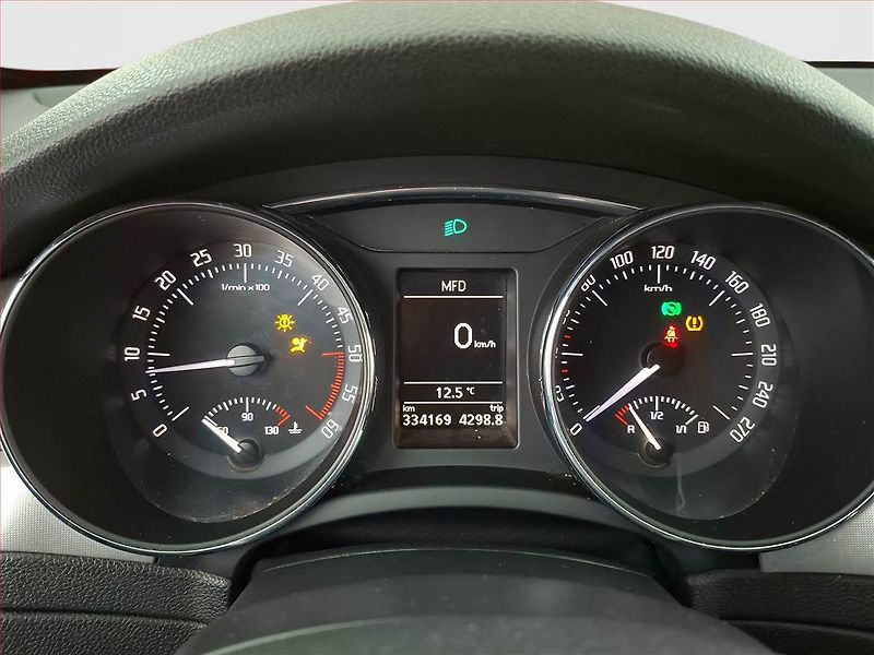 Škoda Superb (2012) 2.0 TDI, Automat, Tažné - fotka 11 z 19