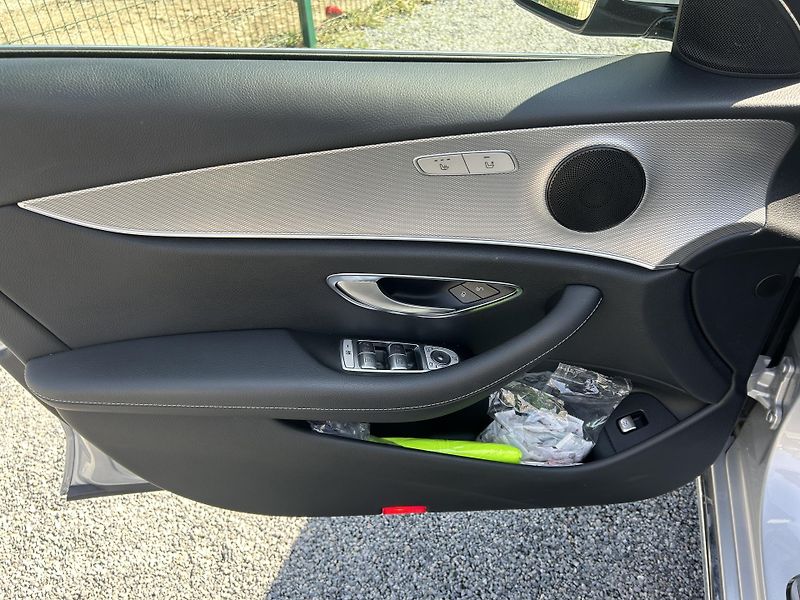 Mercedes-Benz Třídy E E 350d 190kW nové v ČR 58639km - fotka 27 z 61