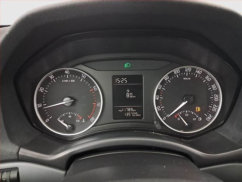 Škoda Octavia (2012) 1.6 - fotka 11 z 19