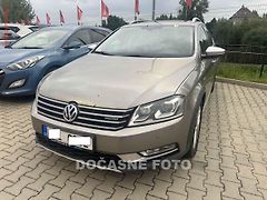 Volkswagen Passat (2013) 2.0 TDi 4x4, ČR, navi, bixen - fotografie inzerátu