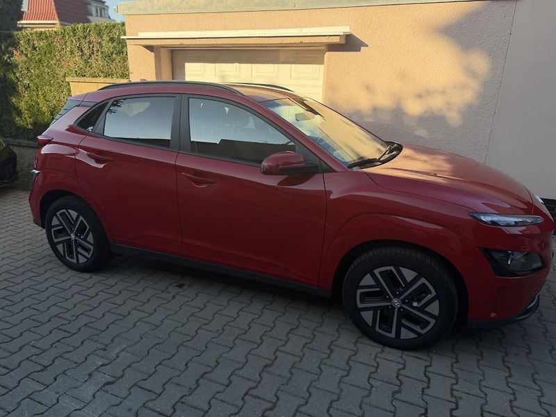 Hyundai Kona eletric-TOP STAV- záruka-40kWh - fotka 8 z 20