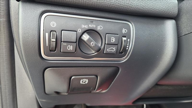 Volvo XC60 2,4 D5 140Kw Summum AWD AT DPH - fotka 16 z 22