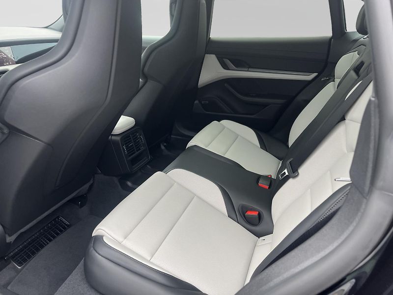 Porsche Taycan 4S Sport Tursimo 4S Sport Turi - fotka 21 z 28