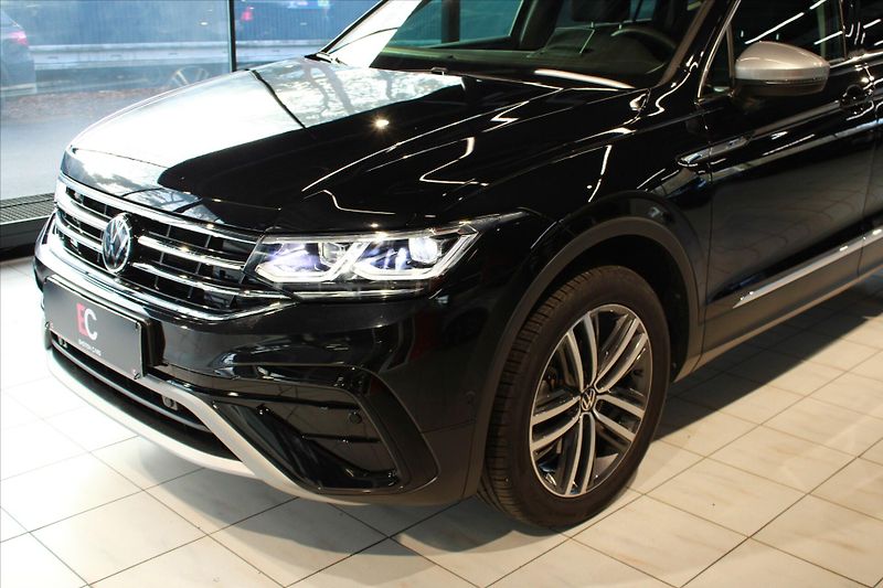 Volkswagen Tiguan Allspace TSi 180kW DSG 4Motion - fotka 32 z 33