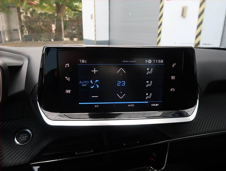 Peugeot 2008 (2023) 1.2 PureTech - fotka 23 z 25