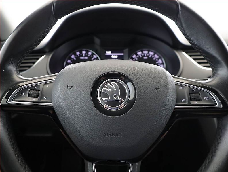 Škoda Octavia (2016) Style 1.6 TDI, Serv.kniha - fotka 8 z 18