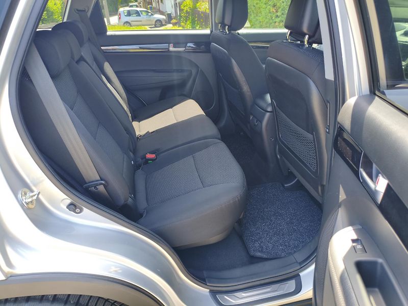 Kia Sorento (2015) 2,0 CRDI Sport 4x4 Záruka - fotka 15 z 35