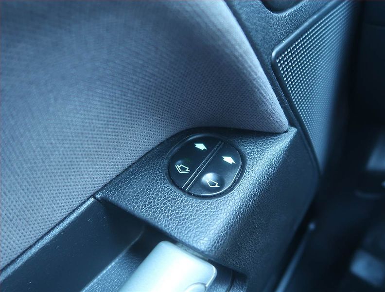 Ford Fusion (2010) 1.4, Serv.kniha, Tažné - fotka 13 z 14