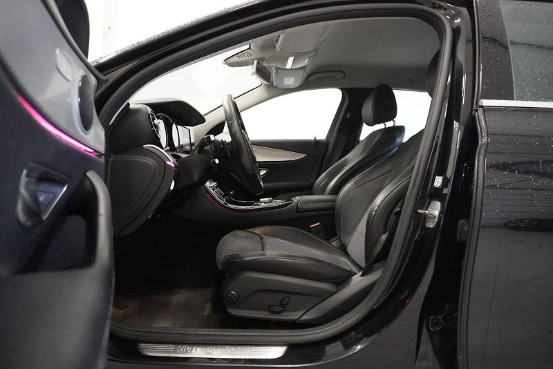 Mercedes-Benz Třídy E (2017) E220D AUTOMAT - fotka 13 z 38