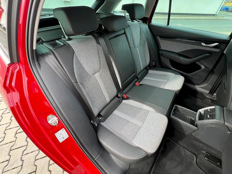 Škoda Octavia (2024) Top Selection 1.5TSi 110kW 6° - fotka 19 z 30