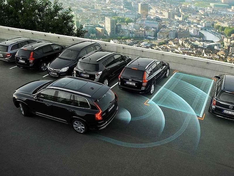 Volvo XC90.