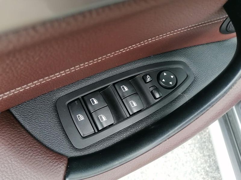 BMW X1 (2022) xDrive25eA Plug-in Hybrid - fotka 33 z 41