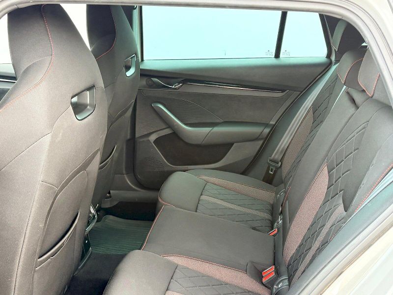 Škoda Octavia (2021) Combi DSG 2.0 TDI / 147kW / RS - fotka 19 z 33