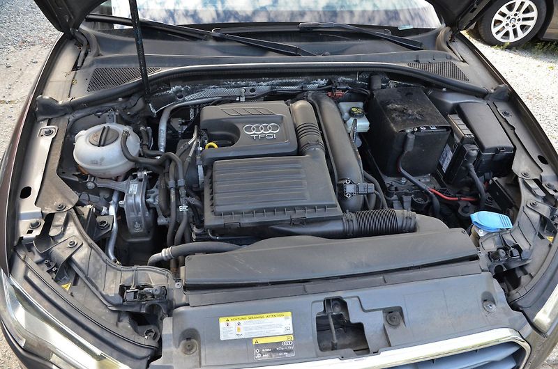 Audi A3 (2015) 1.4 TFSi 92kW AT / 69tkm 1.MAJ - fotka 31 z 38