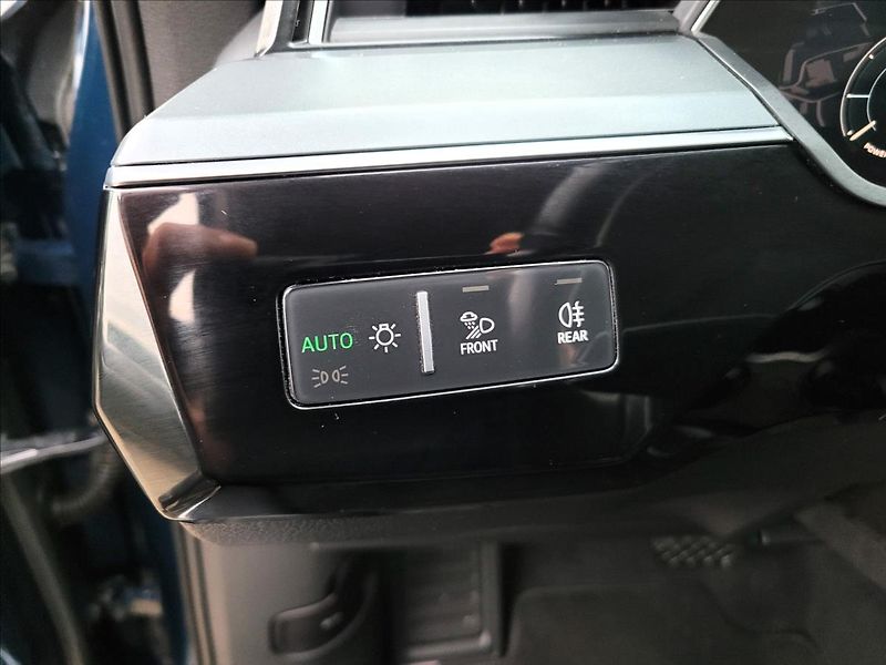 Audi e-tron 0,0 55,95KWH,4x4,SOH 90,6% - fotka 37 z 50