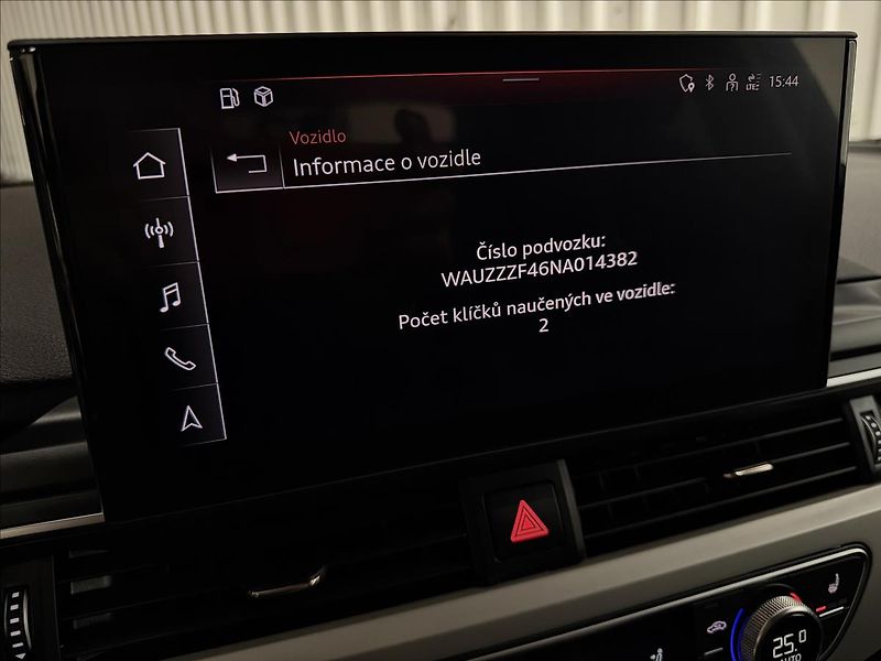 Audi A4 35TDI MHEV S-LINE MATRIX LED - fotka 28 z 46