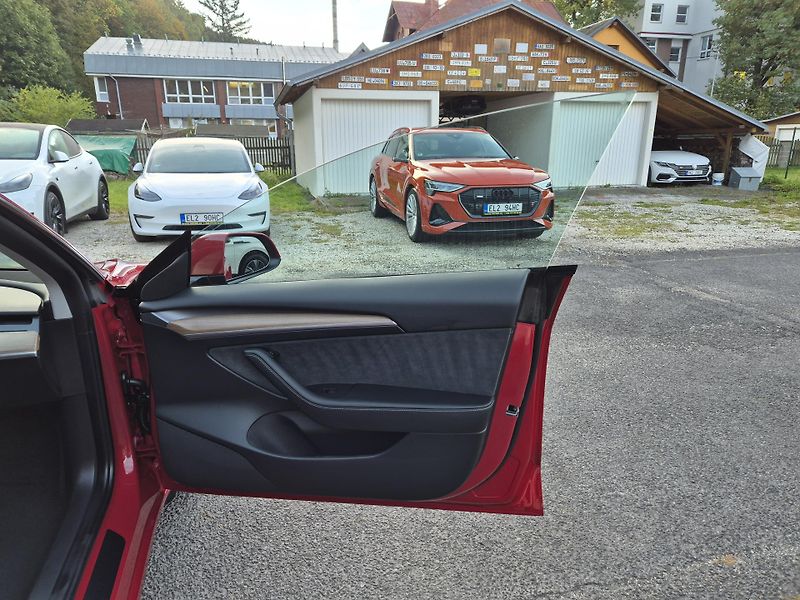 Tesla Model 3 PERFORMANCE 393kw SOH 95,1% - fotka 38 z 45
