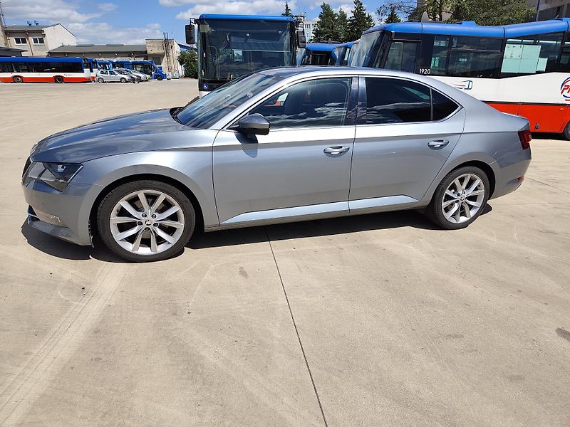 Škoda Superb (2018) Vozidlo je v perfektním stavu - fotka 5 z 18