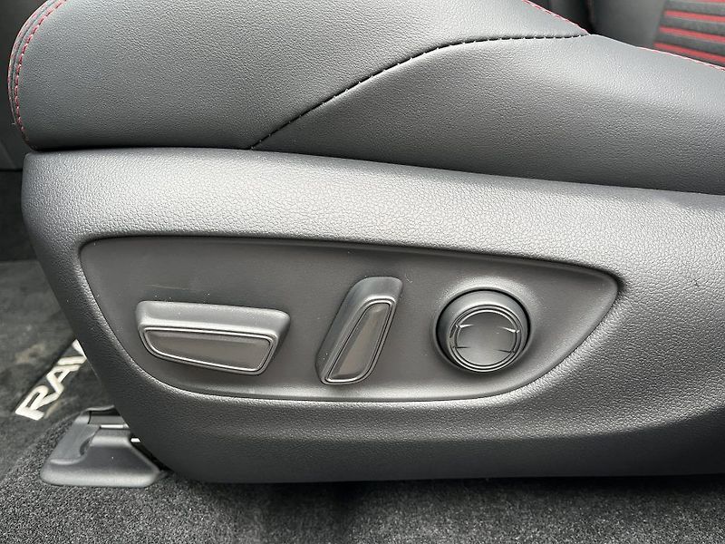 Toyota RAV4 2.5 PHEV Selection - fotka 31 z 33