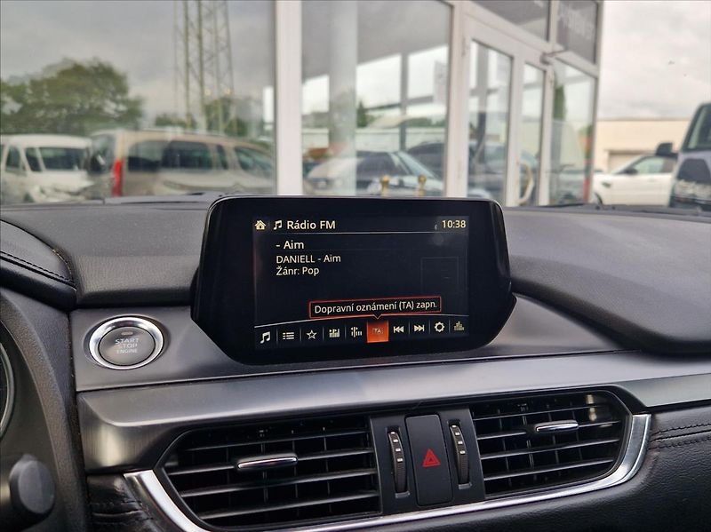 Mazda 6 2,2 D SKYACTIVE, VÝHŘEV NOSIČ - fotka 39 z 42