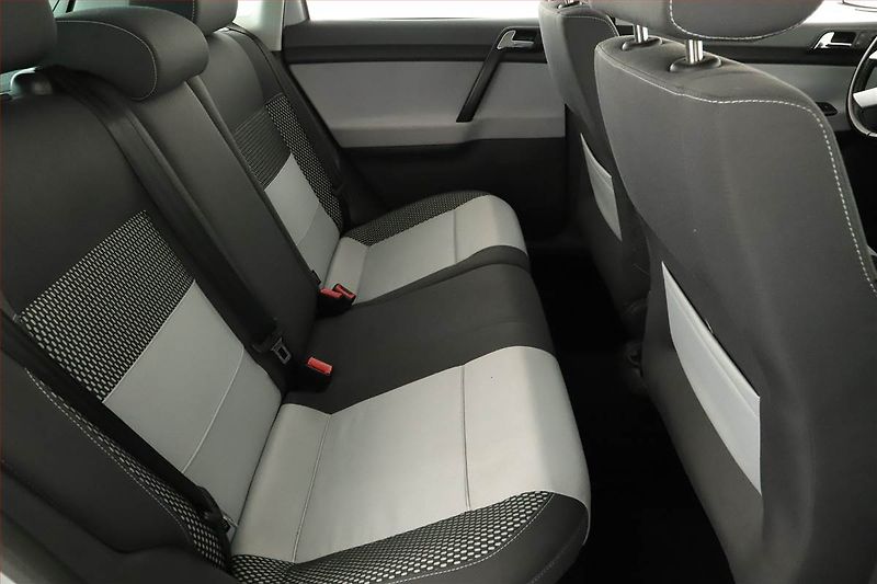 Volkswagen Polo (2008) Cross 1.4 TDI - fotka 7 z 12