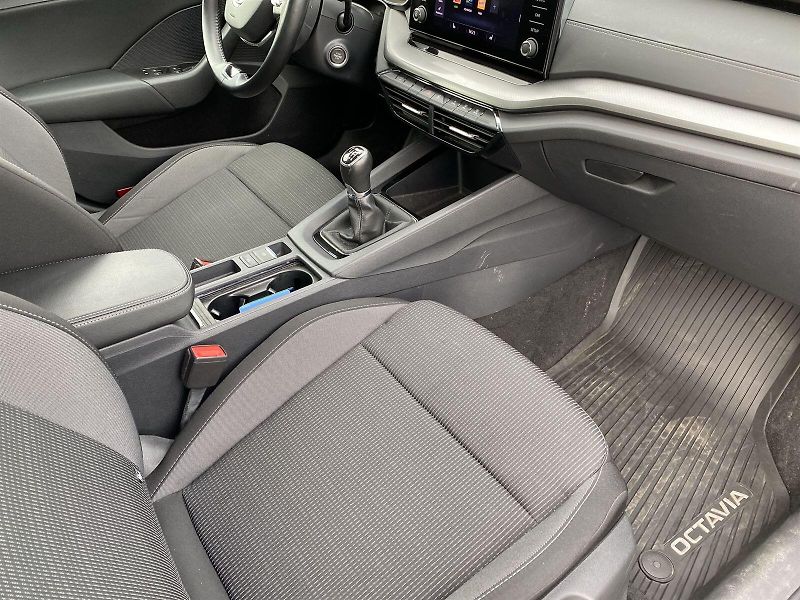 Škoda Octavia (2021) 1.5 TSI Ambition + - fotka 8 z 30