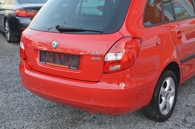 Škoda Fabia (2012) 1.2 TSi 63kW AMBITION / ALU - fotka 8 z 29
